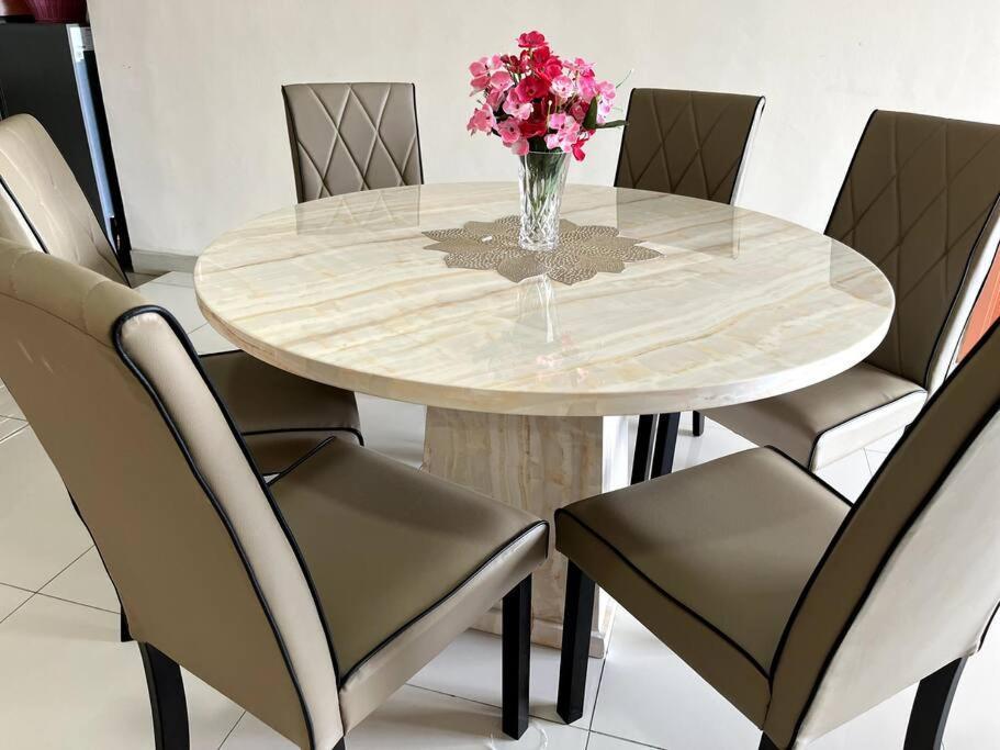 Homestay Ttdi Adina 710 Shah Alam,Sek 13,Msu,3Bedroooms Ngoại thất bức ảnh